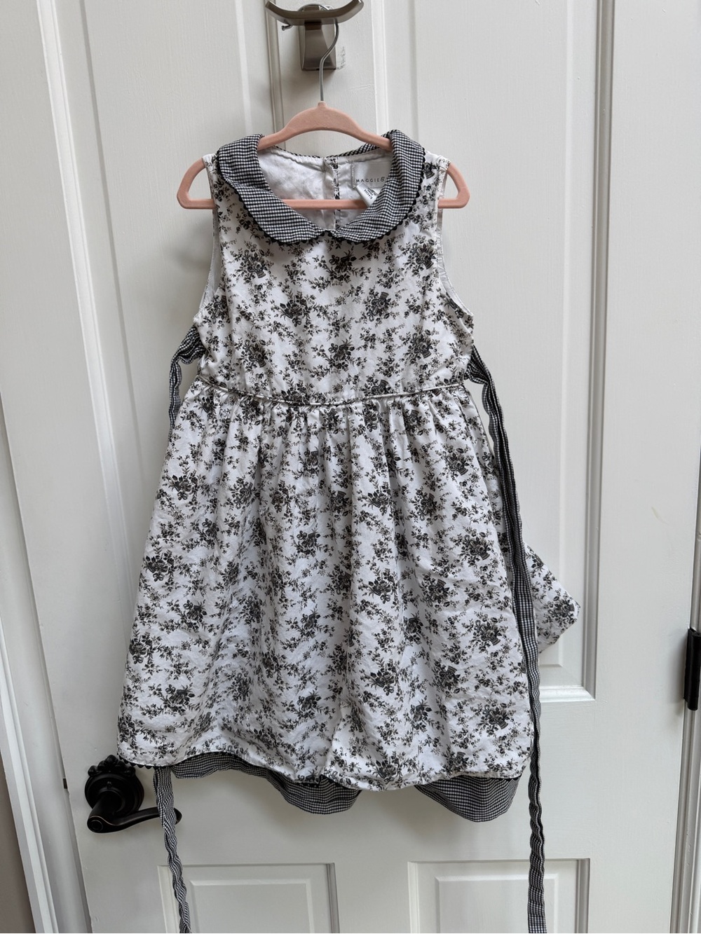 NWOT Maggie & Zoe Black and White Floral Peter Pan Collar Sleeveless Dress